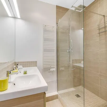 Two Flats With 3br And 2 Lounges Near Eiffel Tower