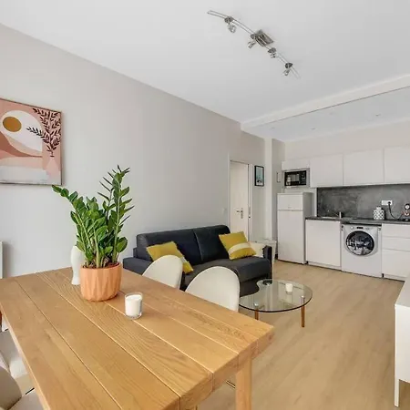Two Flats With 3br And 2 Lounges Near Eiffel Tower * Paryż